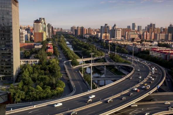 夢見行走陸橋 做夢夢見行走陸橋是什么預(yù)兆 夢見行走陸橋好不好